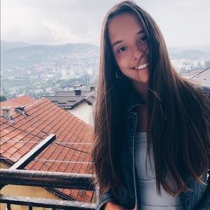 Meet your Posher, Amina